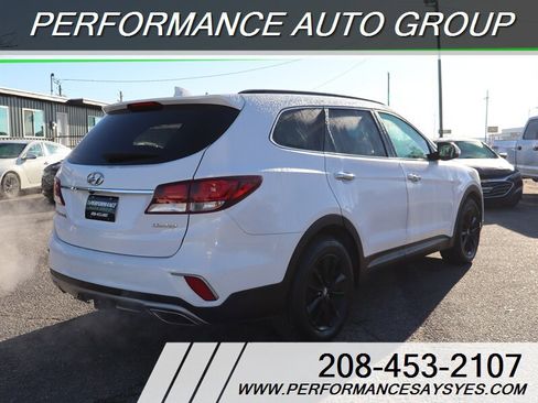 Used 2017 Hyundai Santa Fe Limited image 3
