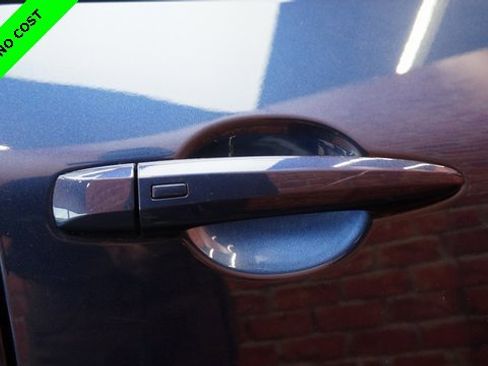 Used 2023 Nissan Rogue SV image 86