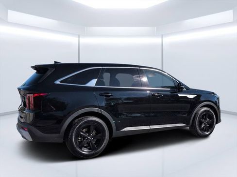Used 2026 Kia Sorento LX FWD image 3