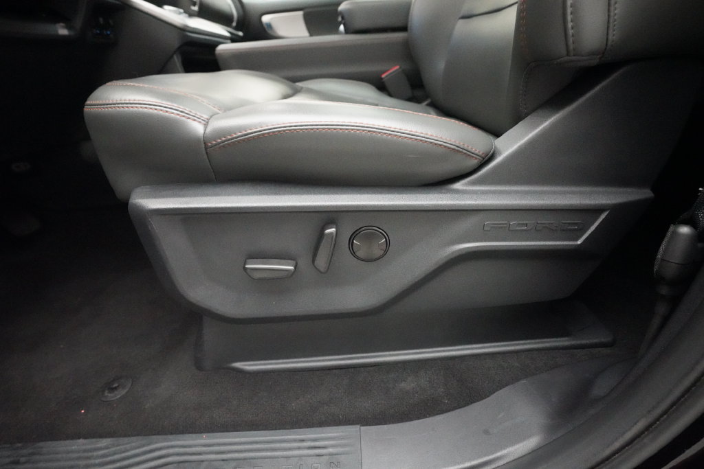 Used 2025 Ford Expedition Max Active AWD/4WD image 29
