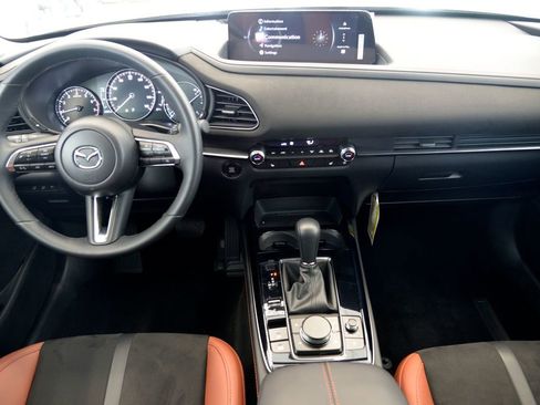 Certified 2025 MAZDA CX-30 Carbon AWD/4WD image 17