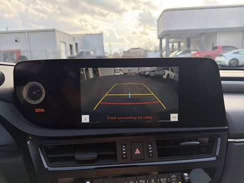 Used 2023 Lexus ES 300h F Sport w/ Accessory Package (Z2) image 23