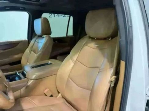 Used 2017 Cadillac Escalade Platinum image 11