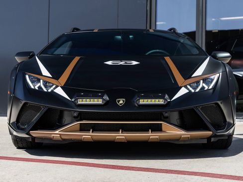 Used 2024 Lamborghini Huracan Sterrato image 4