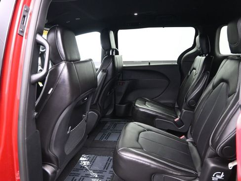 New 2026 Chrysler Pacifica Select AWD/4WD image 23