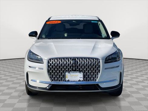 Used 2025 Lincoln Corsair AWD image 2
