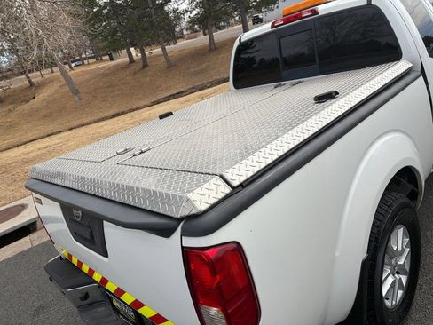 Used 2018 Nissan Frontier SV AWD/4WD image 8