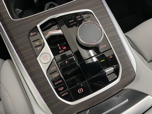 New 2026 BMW X5 xDrive50e w/ Climate Comfort Package image 18