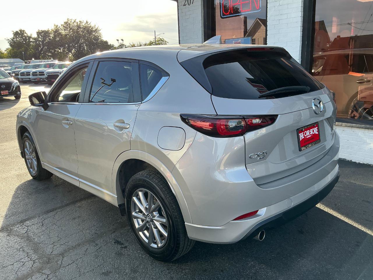 Used 2024 MAZDA CX-5 AWD 2.5 S w/ Select Package image 5