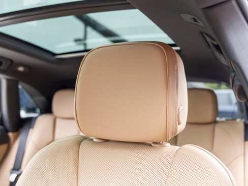 Certified 2023 Porsche Macan AWD/4WD image 33