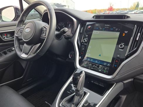 Used 2023 Subaru Outback Limited image 7