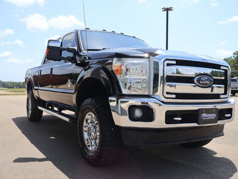 Used 2014 Ford F250 XLT w/ XLT Premium Package AWD/4WD image 5