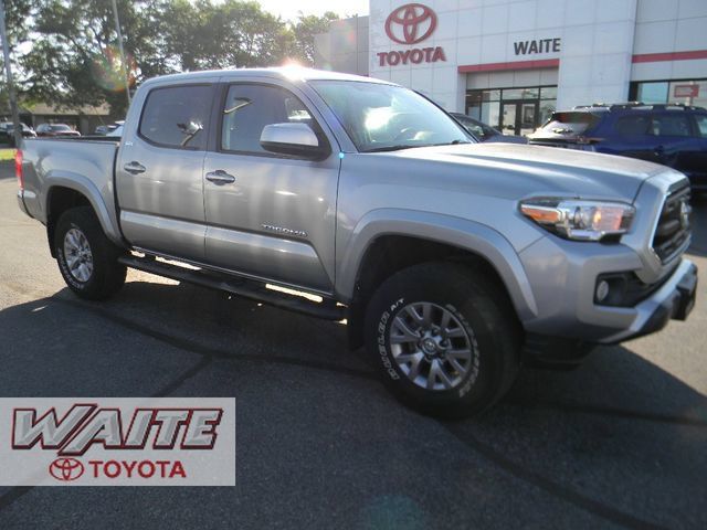 Used 2017 Toyota Tacoma SR5 w/ Tow Package AWD/4WD image 1