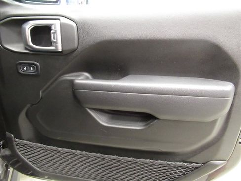 Used 2024 Jeep Wrangler Unlimited AWD/4WD image 14