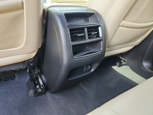 Used 2019 Cadillac XT5 AWD image 13
