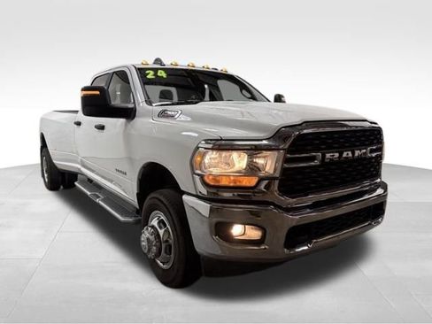 Certified 2024 RAM 3500 Big Horn AWD/4WD image 6
