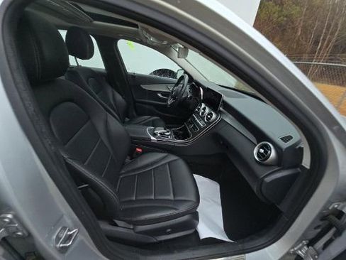 Used 2020 Mercedes-Benz C 300 4MATIC Sedan w/ Driver Assistance Package image 5