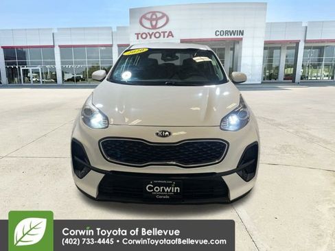 Used 2020 Kia Sportage LX image 3