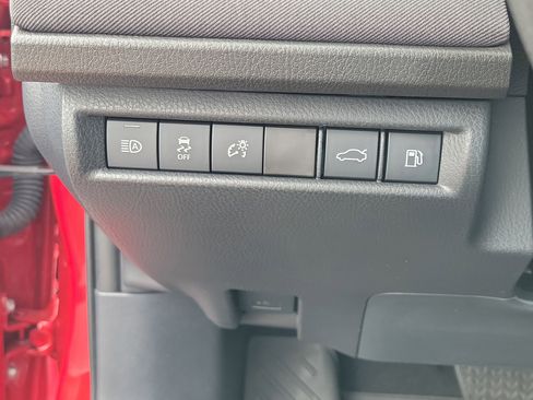 Certified 2025 Toyota Camry LE FWD image 27