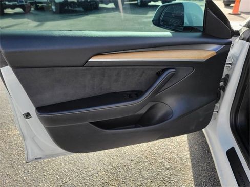 Used 2021 Tesla Model 3 Performance image 15