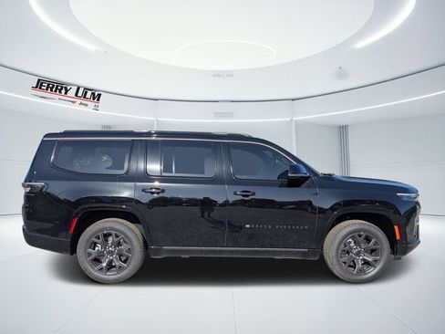 New 2026 Jeep Grand Wagoneer Limited w/ Premium Group II AWD/4WD image 2
