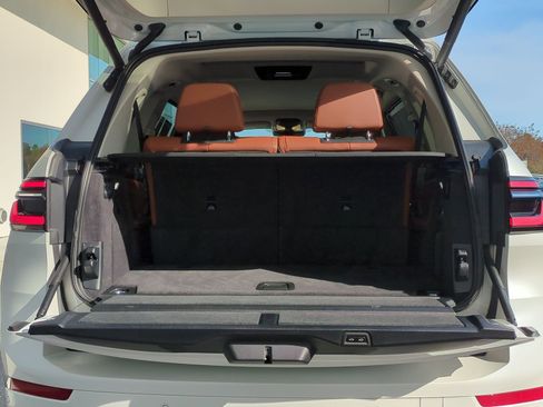 Used 2024 BMW X7 xDrive40i image 33