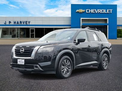 Used 2022 Nissan Pathfinder SV w/ SV Premium Package
