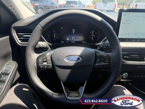 Used 2025 Ford Escape SE image 15