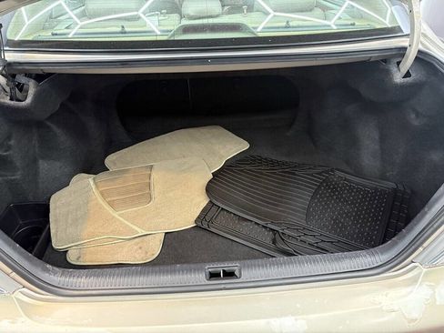 Used 2005 Toyota Camry LE image 19