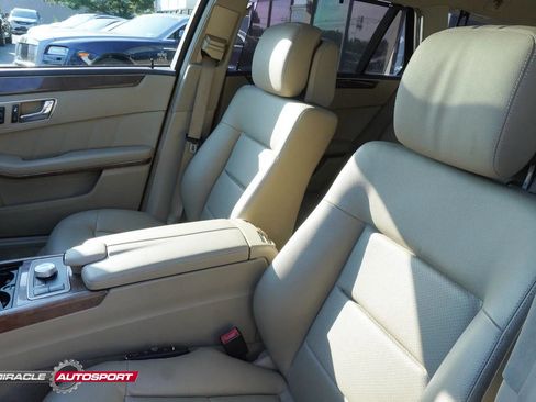 Used 2011 Mercedes-Benz E 350 4MATIC Wagon image 19