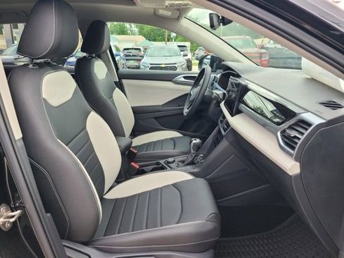 New 2025 Volkswagen Taos SEL image 17