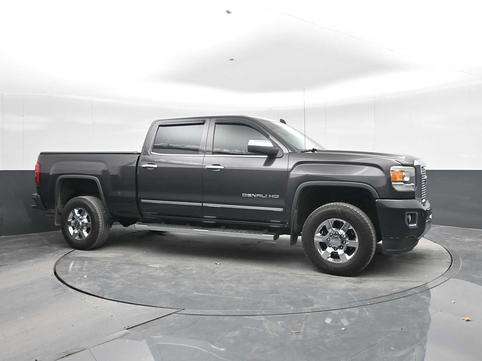 Used 2015 GMC Sierra 2500 Denali w/ Driver Alert Package AWD/4WD image 8