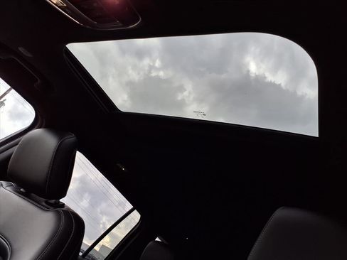 New 2025 Jeep Grand Cherokee L Altitude RWD image 4