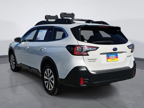 Used 2020 Subaru Outback Premium image 5