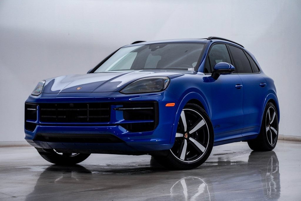 Used 2025 Porsche Cayenne GTS AWD/4WD image 1