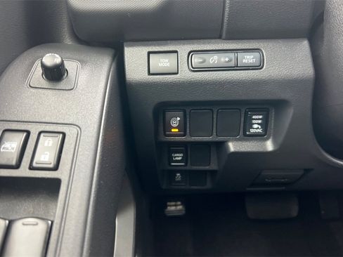 Used 2022 Nissan Frontier SV image 32