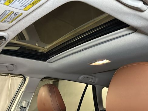 Used 2022 Subaru Outback Touring XT image 6