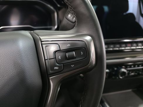 Used 2025 Chevrolet Silverado 2500 ZR2 w/ Technology Package image 17