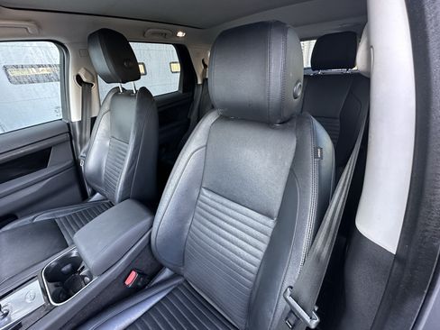 Used 2021 Land Rover Discovery Sport SE AWD/4WD image 52
