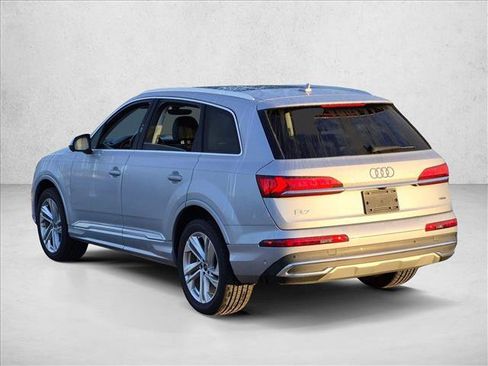 Used 2022 Audi Q7 3.0T Premium Plus w/ Premium Plus Package AWD/4WD image 7