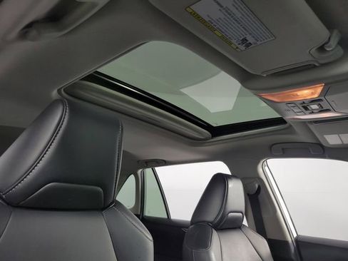 Used 2021 Toyota RAV4 XLE Premium FWD image 18