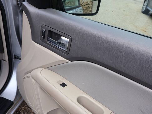 Used 2012 Ford Fusion S FWD image 21