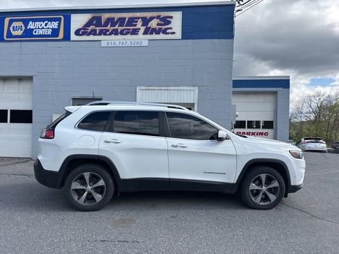 Used 2019 Jeep Cherokee Limited w/ Technology Group AWD/4WD image 6