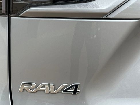 Used 2019 Toyota RAV4 XLE image 34