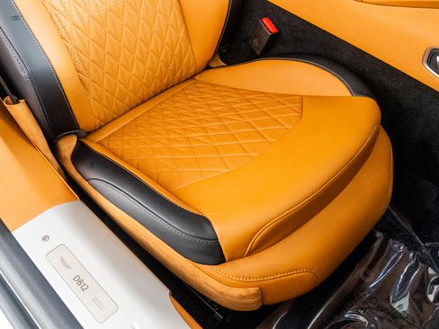 Used 2025 Aston Martin DB12 Coupe image 33