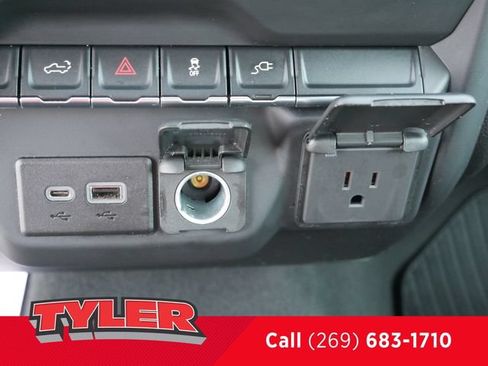 Used 2021 Chevrolet Silverado 1500 Custom AWD/4WD image 32