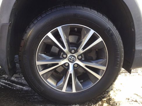 Used 2016 Toyota Highlander XLE image 30