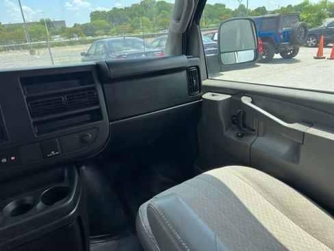 Used 2018 Chevrolet Express 2500 Extended w/ Driver Convenience Package RWD image 20