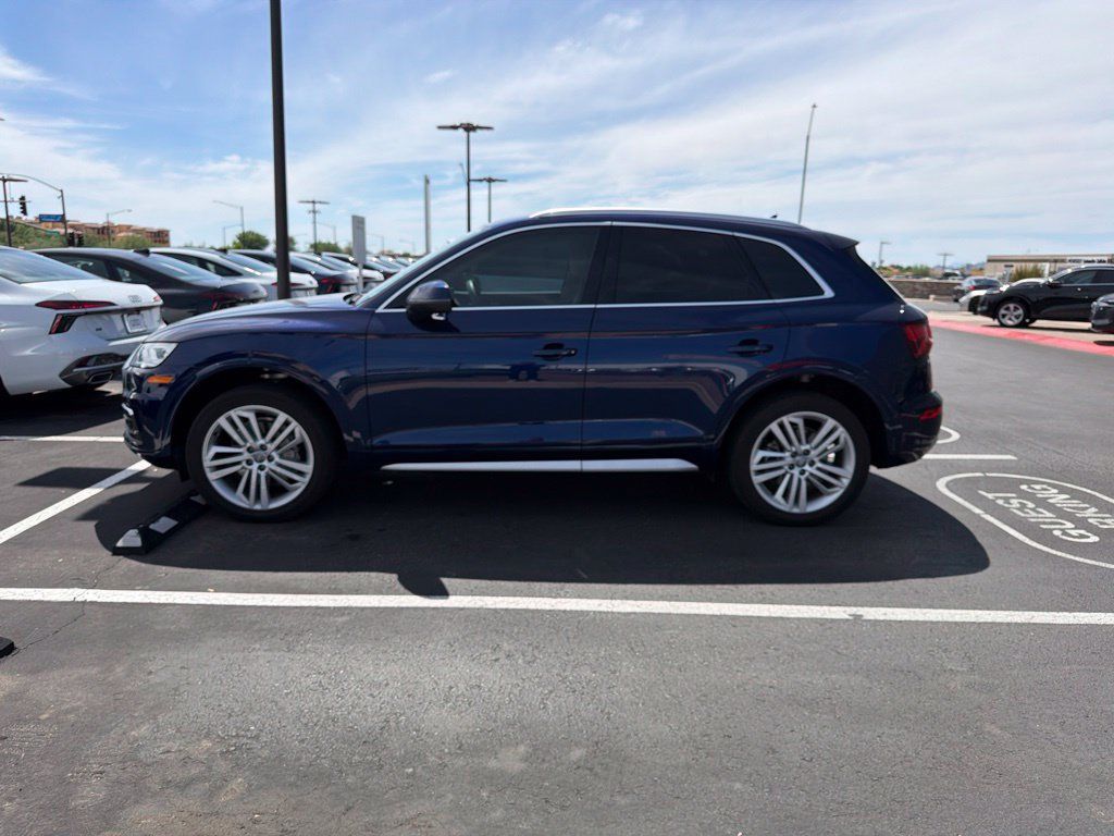 Used 2020 Audi Q5 2.0T Premium Plus w/ Premium Plus Package AWD/4WD image 6