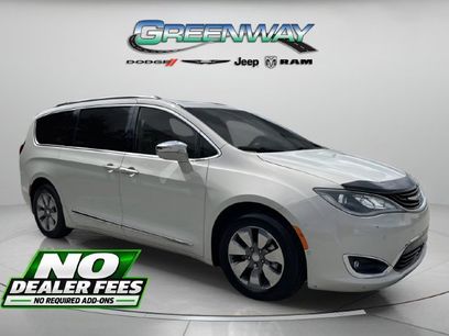 Used 2017 Chrysler Pacifica Platinum
